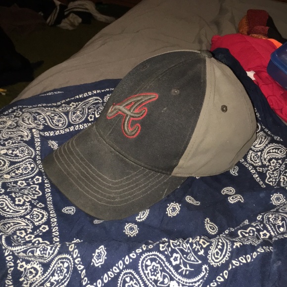 Atlanta Braves Hat - Picture 3 of 3